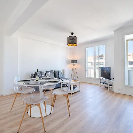 Appartement A 100m De La Plage, Climatise